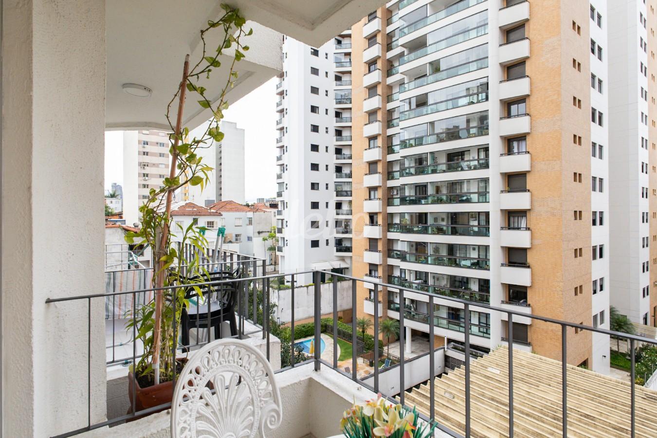 SACADA de Apartamento à venda, Padrão com 75 m², 3 quartos e 1 vaga em Vila Pompeia - São Paulo