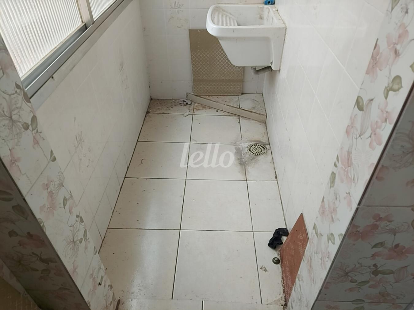 3-ÁREA DE SERVIÇO-002.JPG de Apartamento à venda, Padrão com 56 m², 1 quarto e em Catumbi - São Paulo