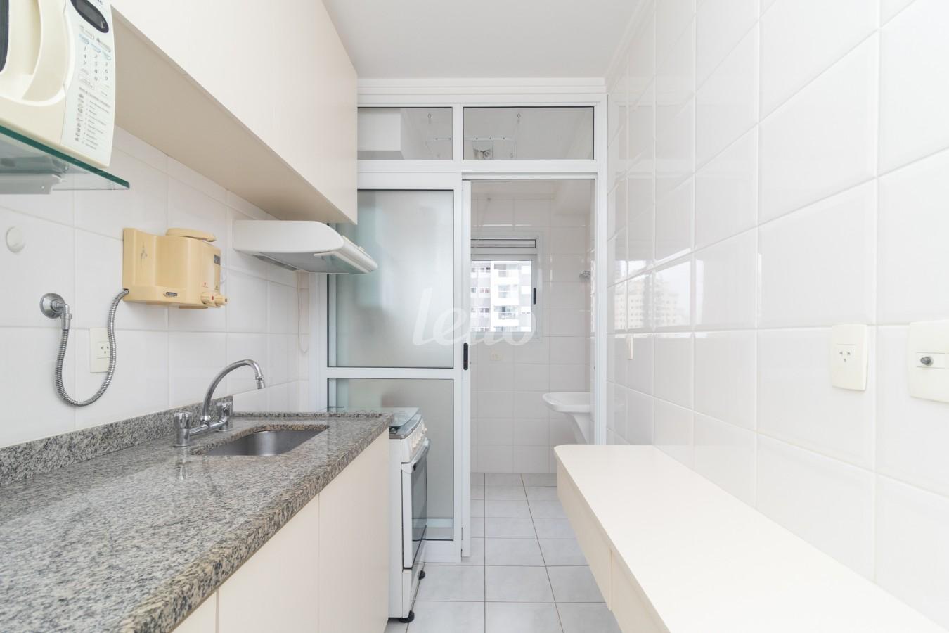 25 - COZINHA de Apartamento à venda, Padrão com 66 m², 2 quartos e 2 vagas em Vila Azevedo - São Paulo