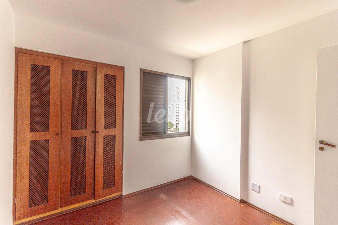 DORMITORIO 1 de Apartamento para alugar, Padrão com 80 m², 4 quartos e em Vila Clementino - São Paulo