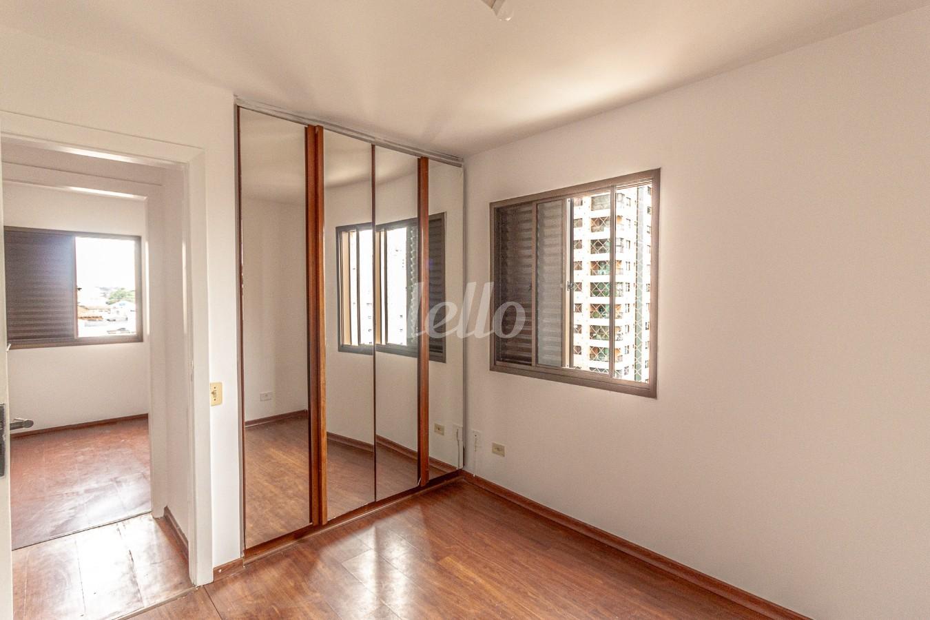 DORMITORIO 3 de Apartamento para alugar, Padrão com 80 m², 4 quartos e em Vila Clementino - São Paulo