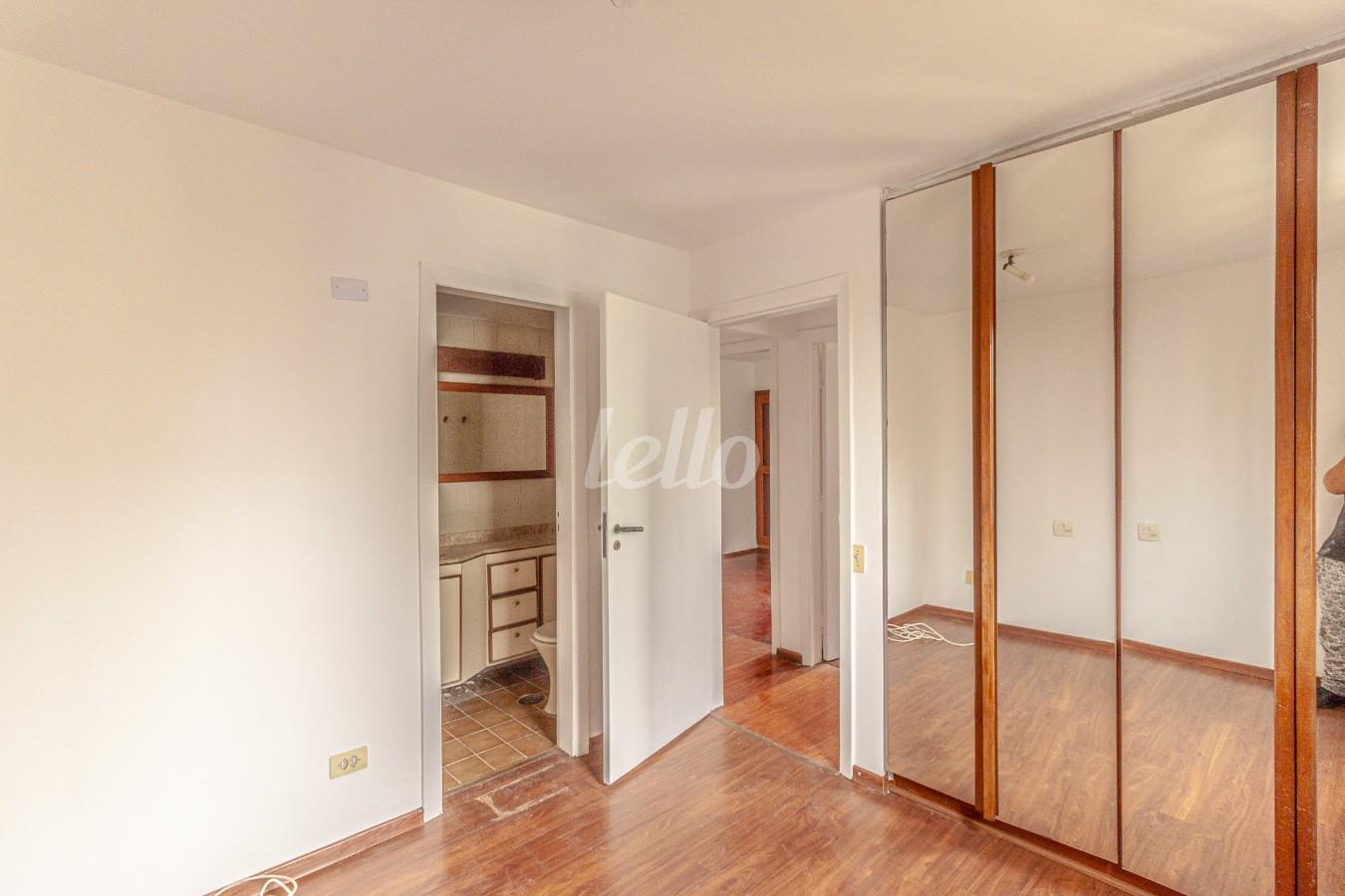 DORMITORIO 3 de Apartamento para alugar, Padrão com 80 m², 4 quartos e em Vila Clementino - São Paulo