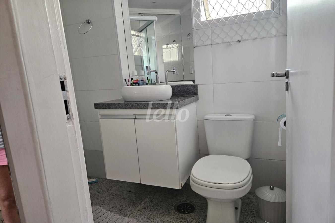 BANHEIRO de Apartamento à venda, Padrão com 70 m², 3 quartos e 1 vaga em Vila Azevedo - São Paulo