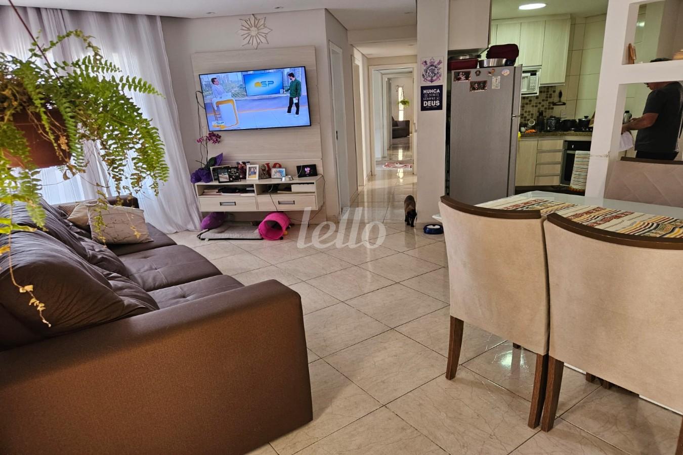 SALA de Apartamento à venda, Padrão com 70 m², 3 quartos e 1 vaga em Vila Azevedo - São Paulo