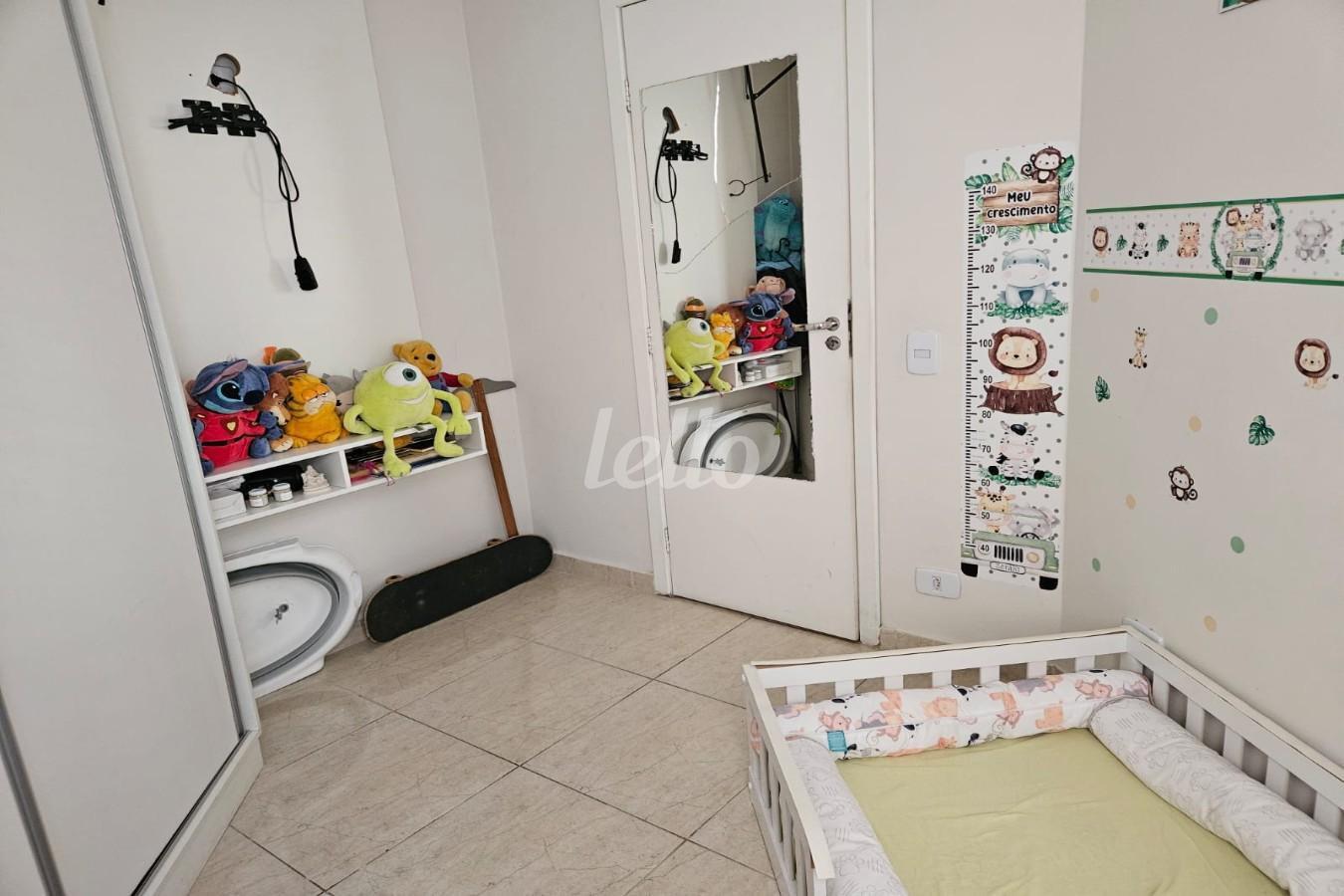 DORMITÓRIO de Apartamento à venda, Padrão com 70 m², 3 quartos e 1 vaga em Vila Azevedo - São Paulo