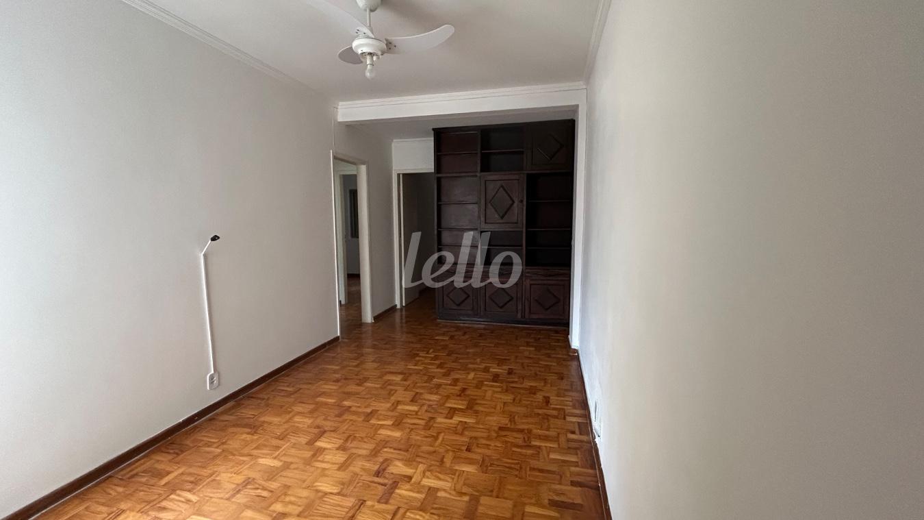 SALA de Apartamento à venda, Padrão com 61 m², 2 quartos e em Bela Vista - São Paulo