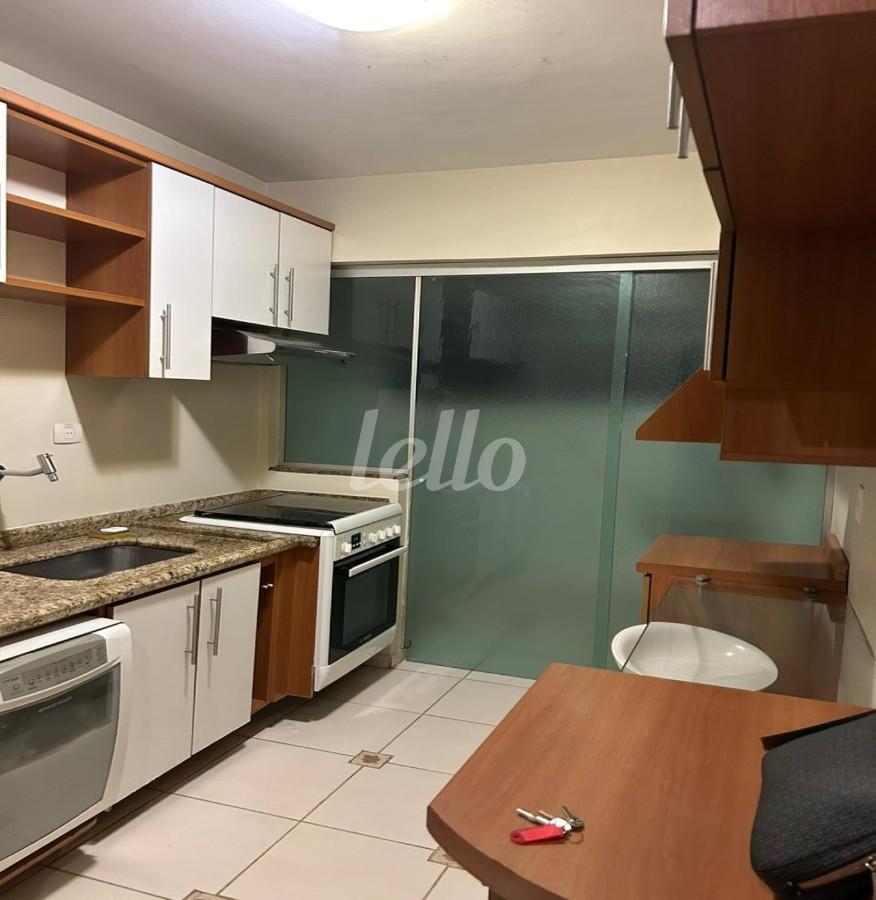 COZINHA de Apartamento para alugar, Padrão com 72 m², 2 quartos e 2 vagas em Pinheiros - São Paulo