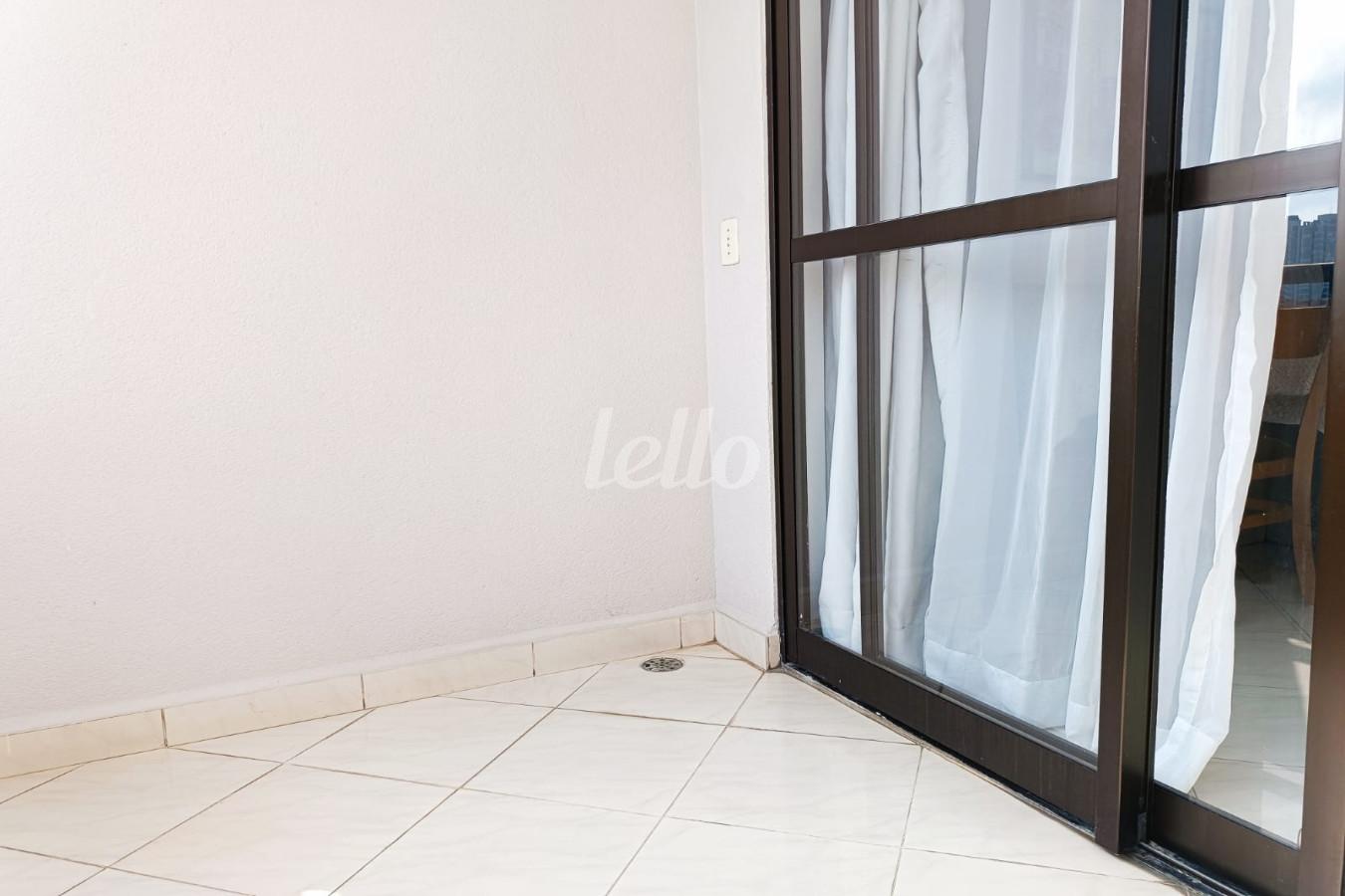 SALA 2 AMBIENTES de Apartamento à venda, Padrão com 65 m², 2 quartos e 2 vagas em Vila Carrão - São Paulo