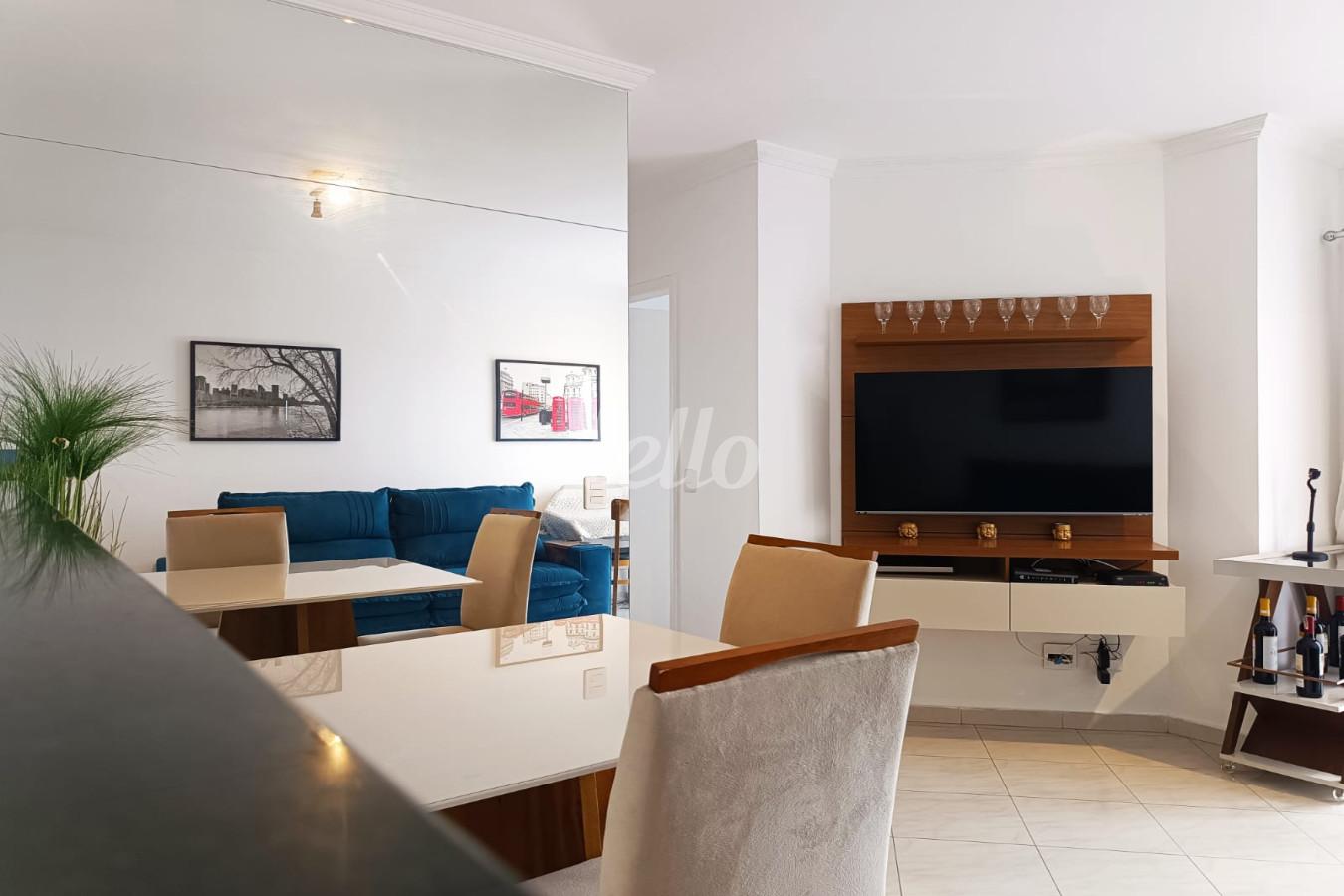 SALA 2 AMBIENTES de Apartamento à venda, Padrão com 65 m², 2 quartos e 2 vagas em Vila Carrão - São Paulo