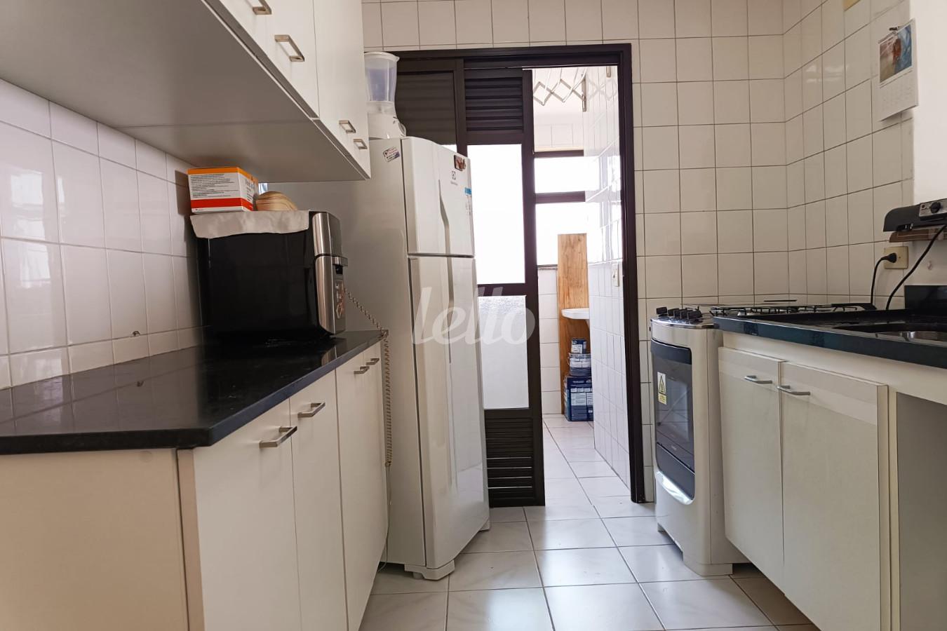 ACESSO PARA A LAVANDERIA de Apartamento à venda, Padrão com 65 m², 2 quartos e 2 vagas em Vila Carrão - São Paulo