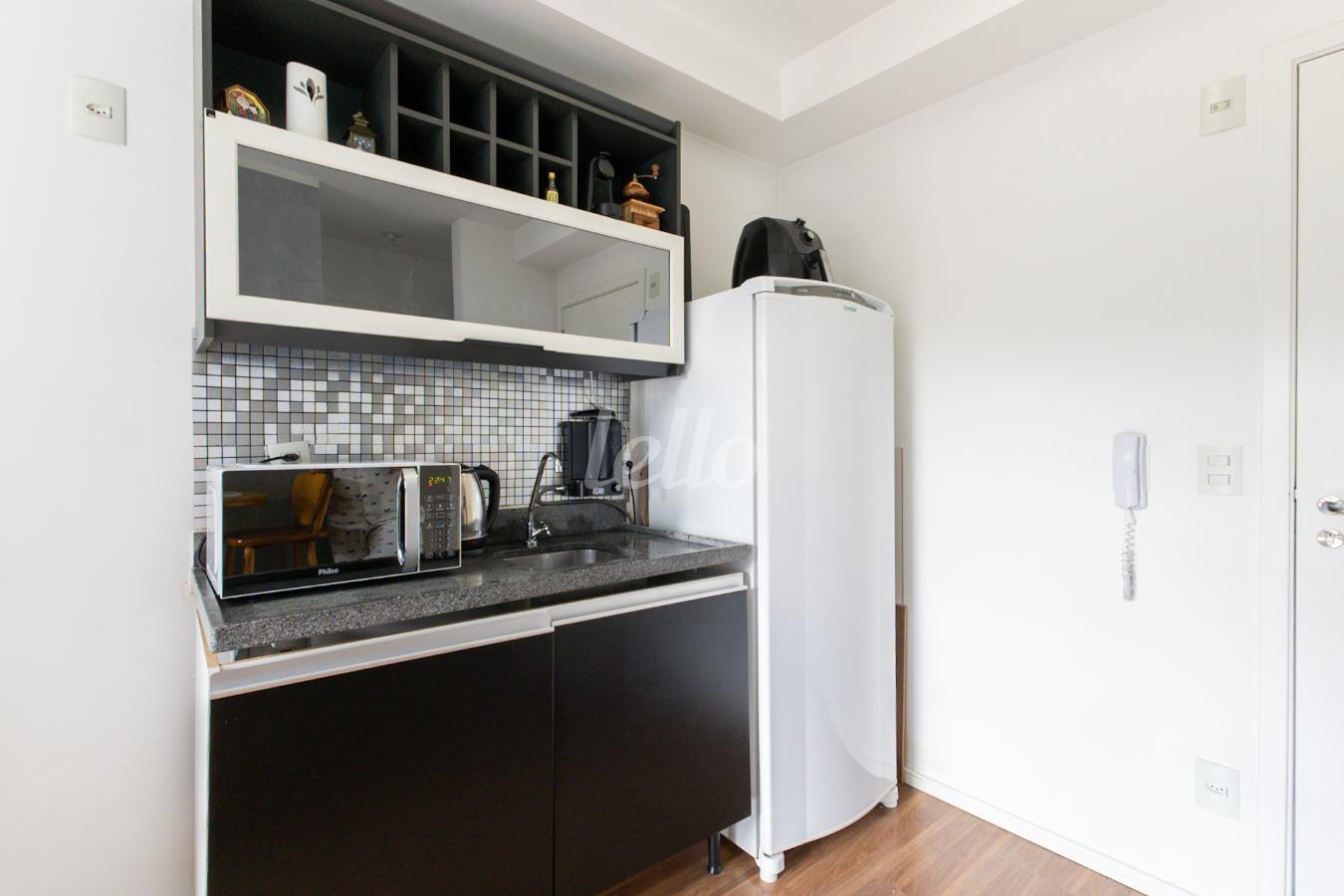 COZINHA de Apartamento para alugar, Padrão com 30 m², 1 quarto e em Mirandopolis - São Paulo