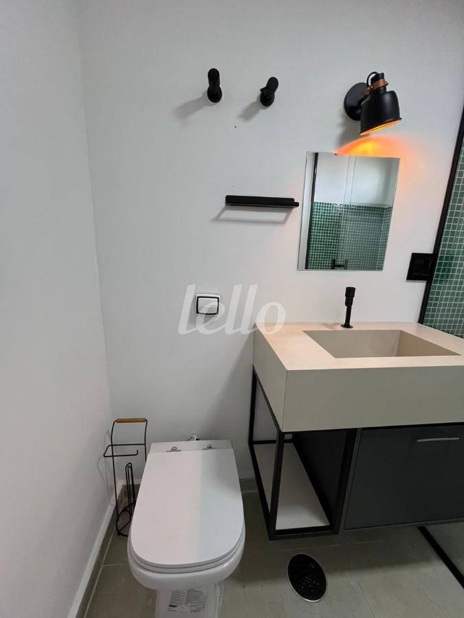 BANHEIRO de Apartamento à venda, Padrão com 40 m², 1 quarto e em Liberdade - São Paulo