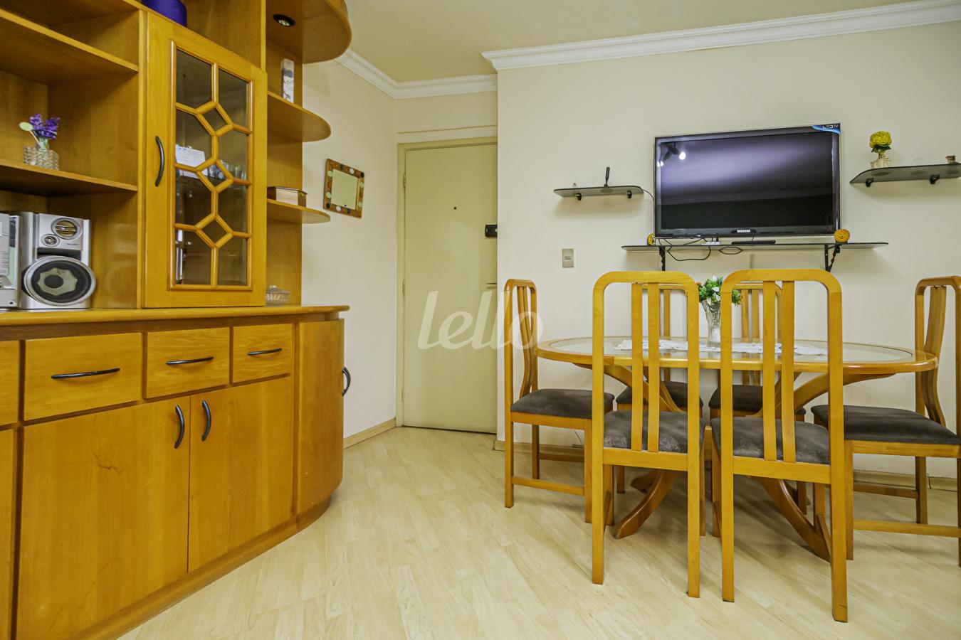 01SALA_005.JPG de Apartamento para alugar, Padrão com 72 m², 2 quartos e 1 vaga em Paraíso - São Paulo