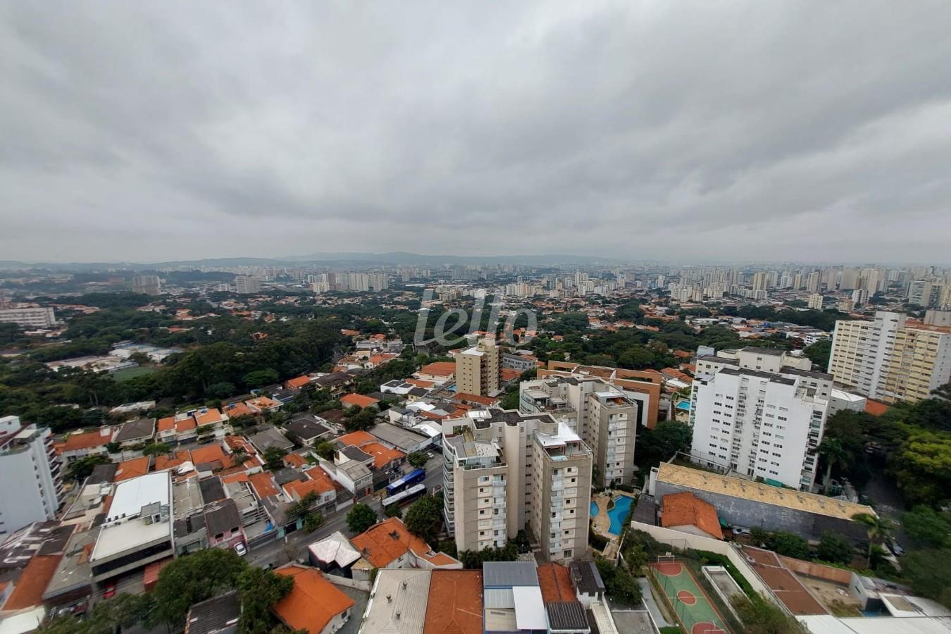 VISTA de Apartamento à venda, Padrão com 480 m², 4 quartos e 5 vagas em Alto da Lapa - São Paulo