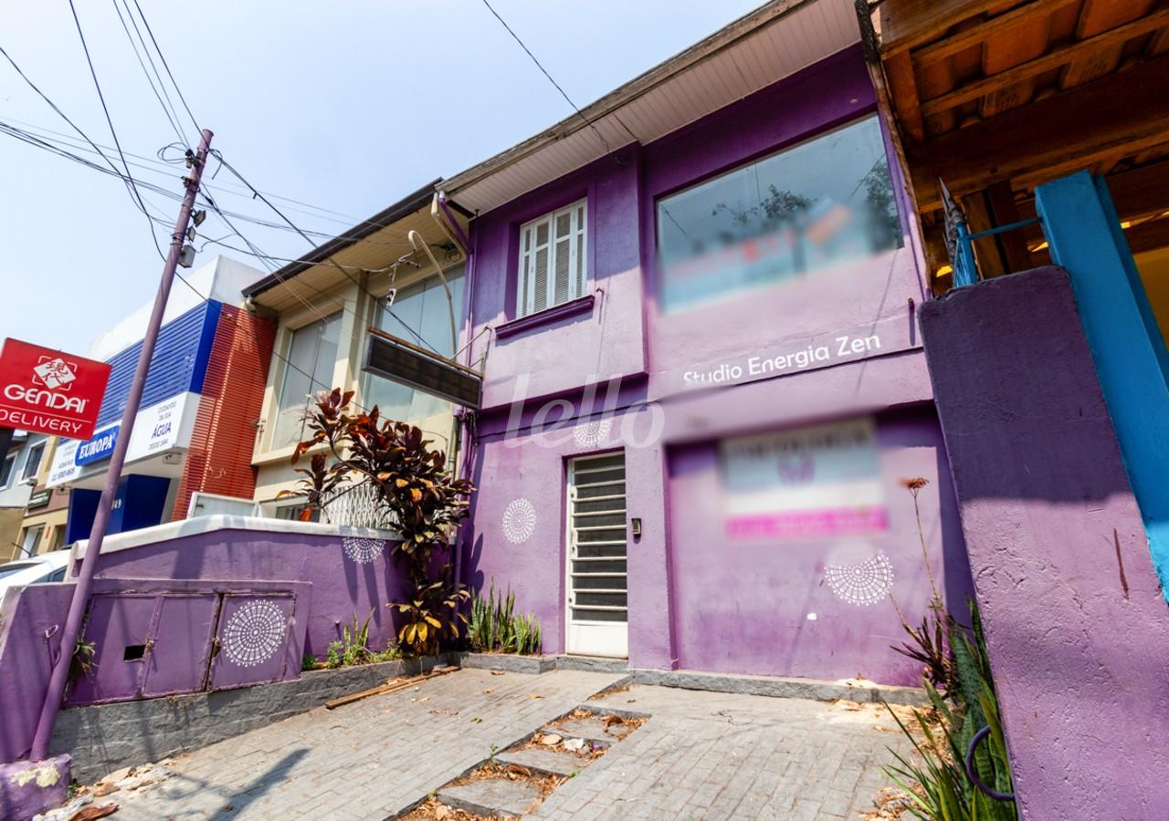 1 FACHADA de Casa para alugar, sobrado com 200 m², e 2 vagas em Vila Clementino - São Paulo