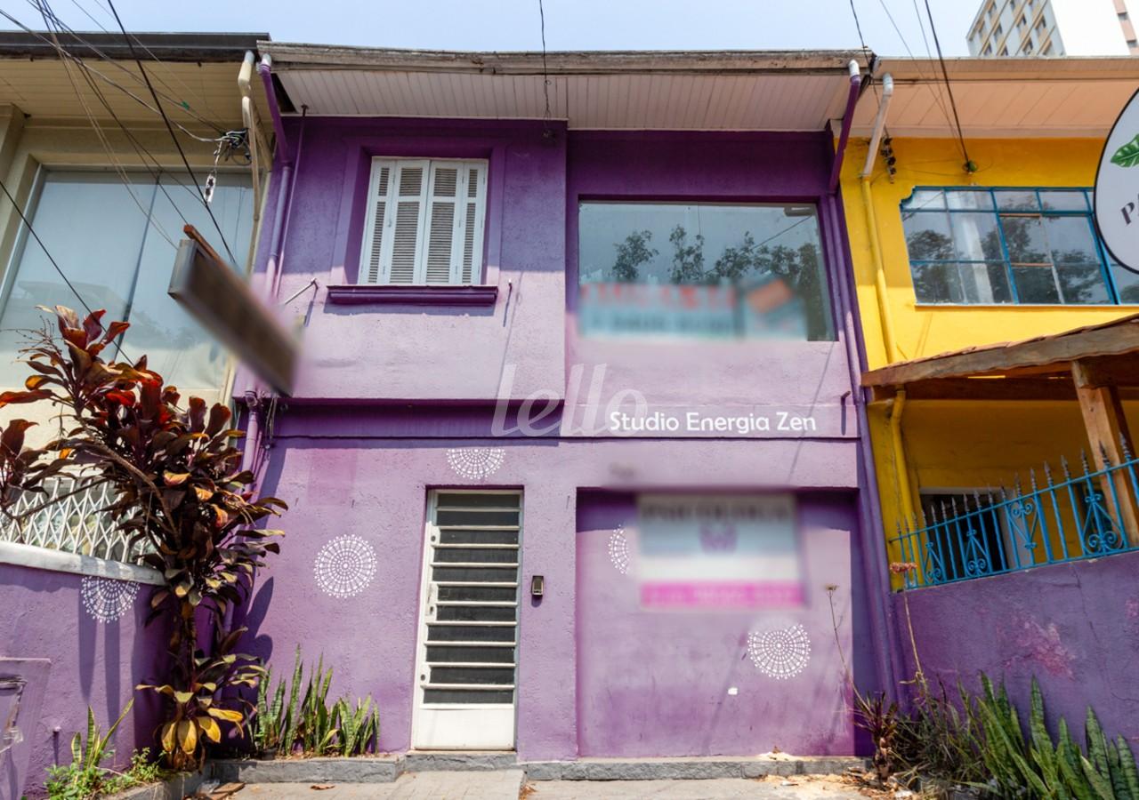 3 FACHADA de Casa para alugar, sobrado com 200 m², e 2 vagas em Vila Clementino - São Paulo