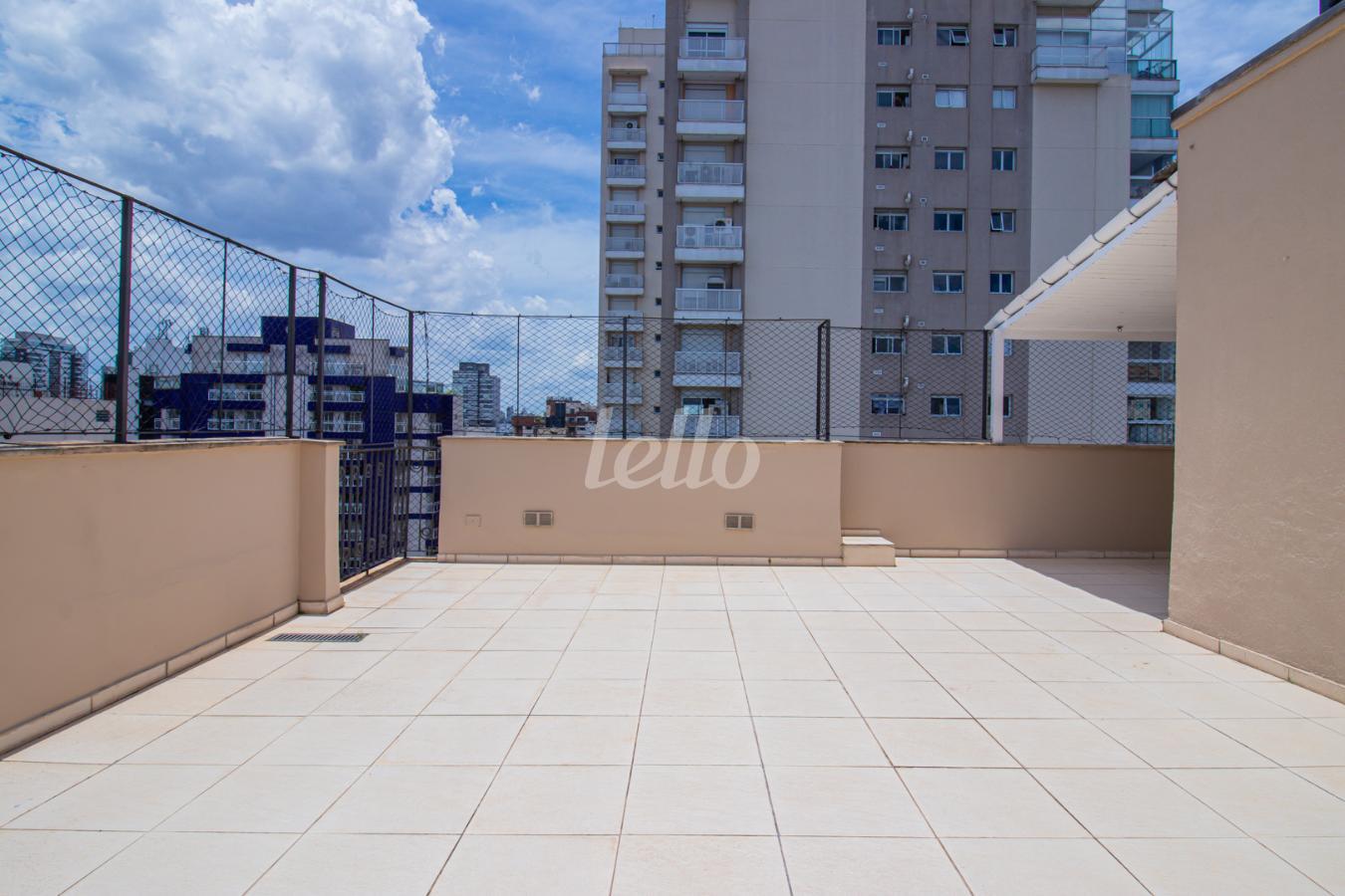 02SACADAVARANDA_011.JPG de Apartamento à venda, Duplex com 218 m², 3 quartos e 2 vagas em Pinheiros - São Paulo