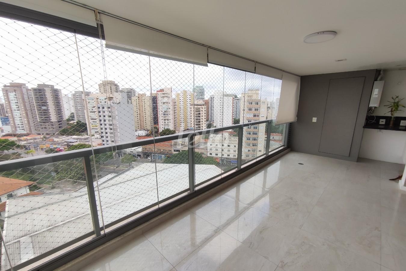 VARANDA de Apartamento para alugar, Padrão com 68 m², 2 quartos e 2 vagas em Mirandopolis - São Paulo