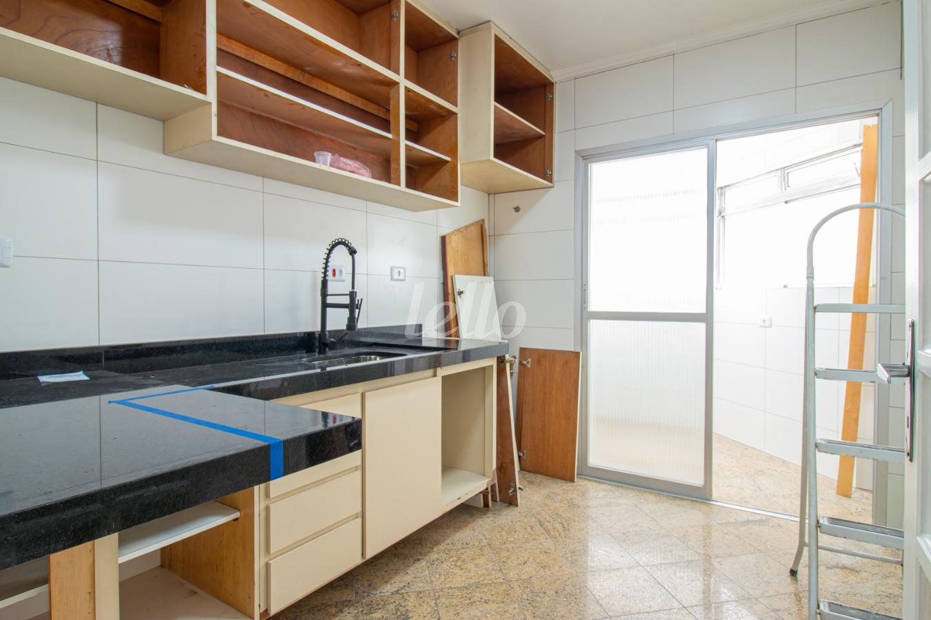 07COZINHA_004.JPG de Apartamento para alugar, Padrão com 65 m², 2 quartos e 1 vaga em Vila Azevedo - São Paulo