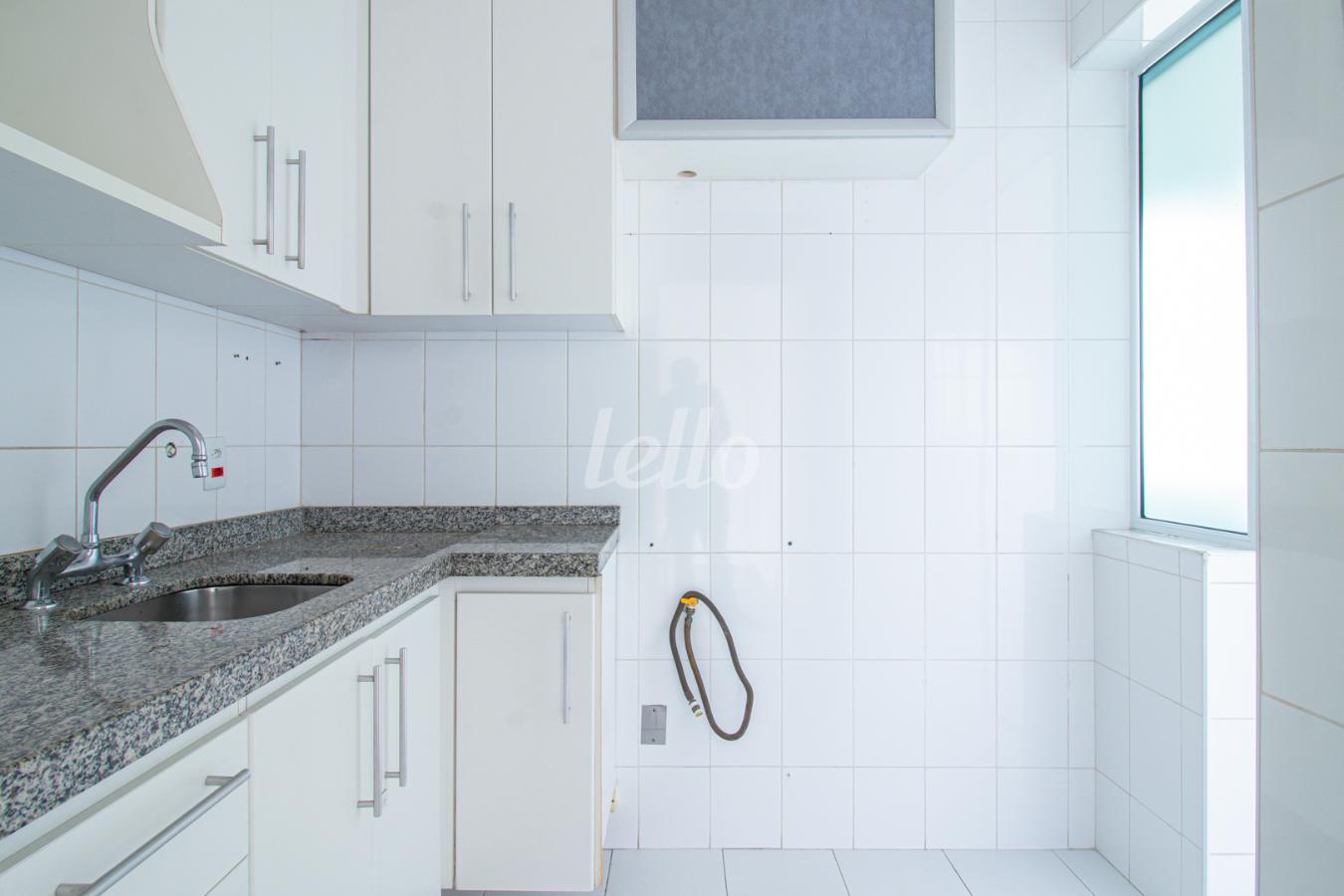 07COZINHA_002.JPG de Apartamento para alugar, Padrão com 67 m², 3 quartos e 2 vagas em Vila Firmiano Pinto - São Paulo