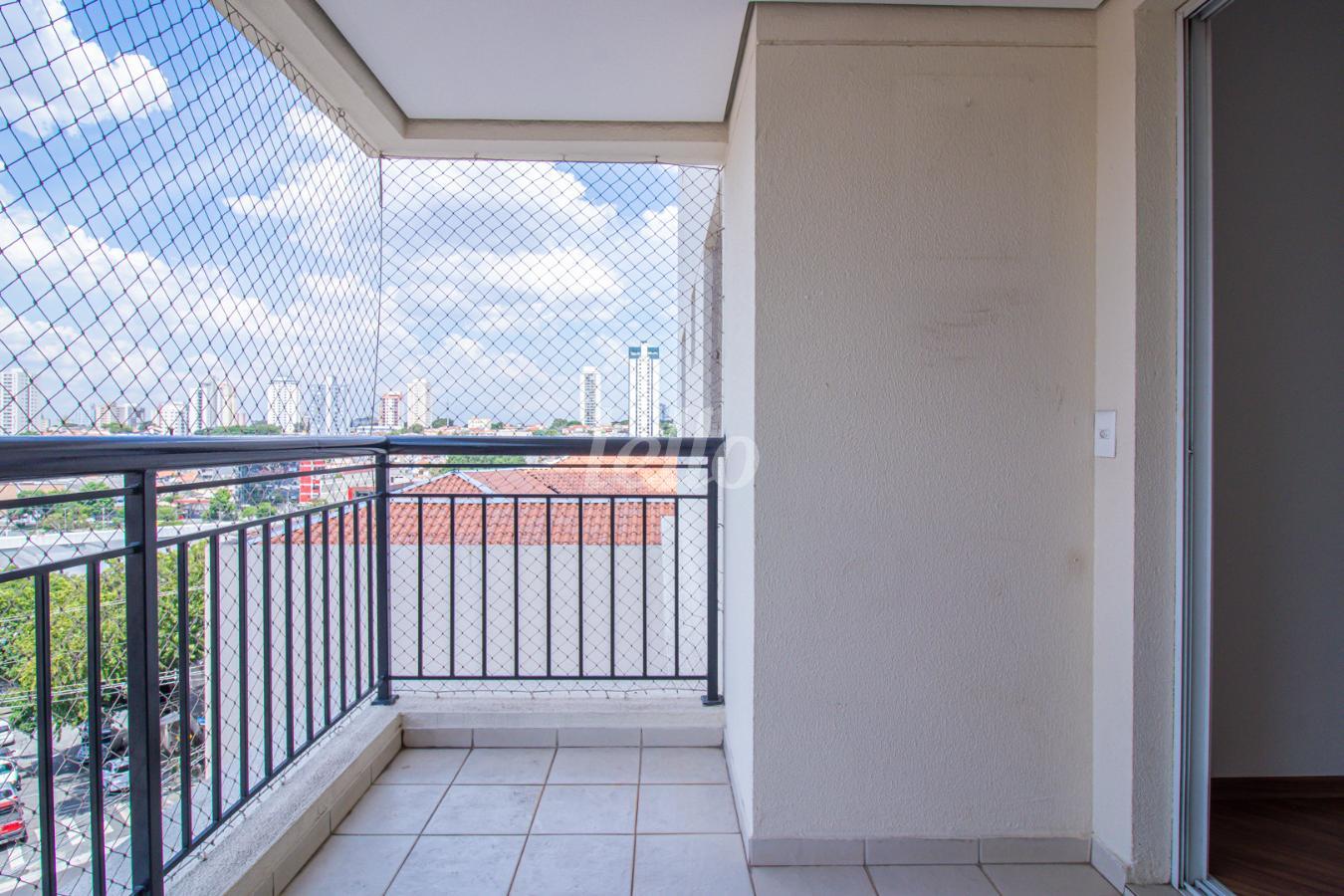 02SACADAVARANDA_001.JPG de Apartamento para alugar, Padrão com 67 m², 3 quartos e 2 vagas em Vila Firmiano Pinto - São Paulo