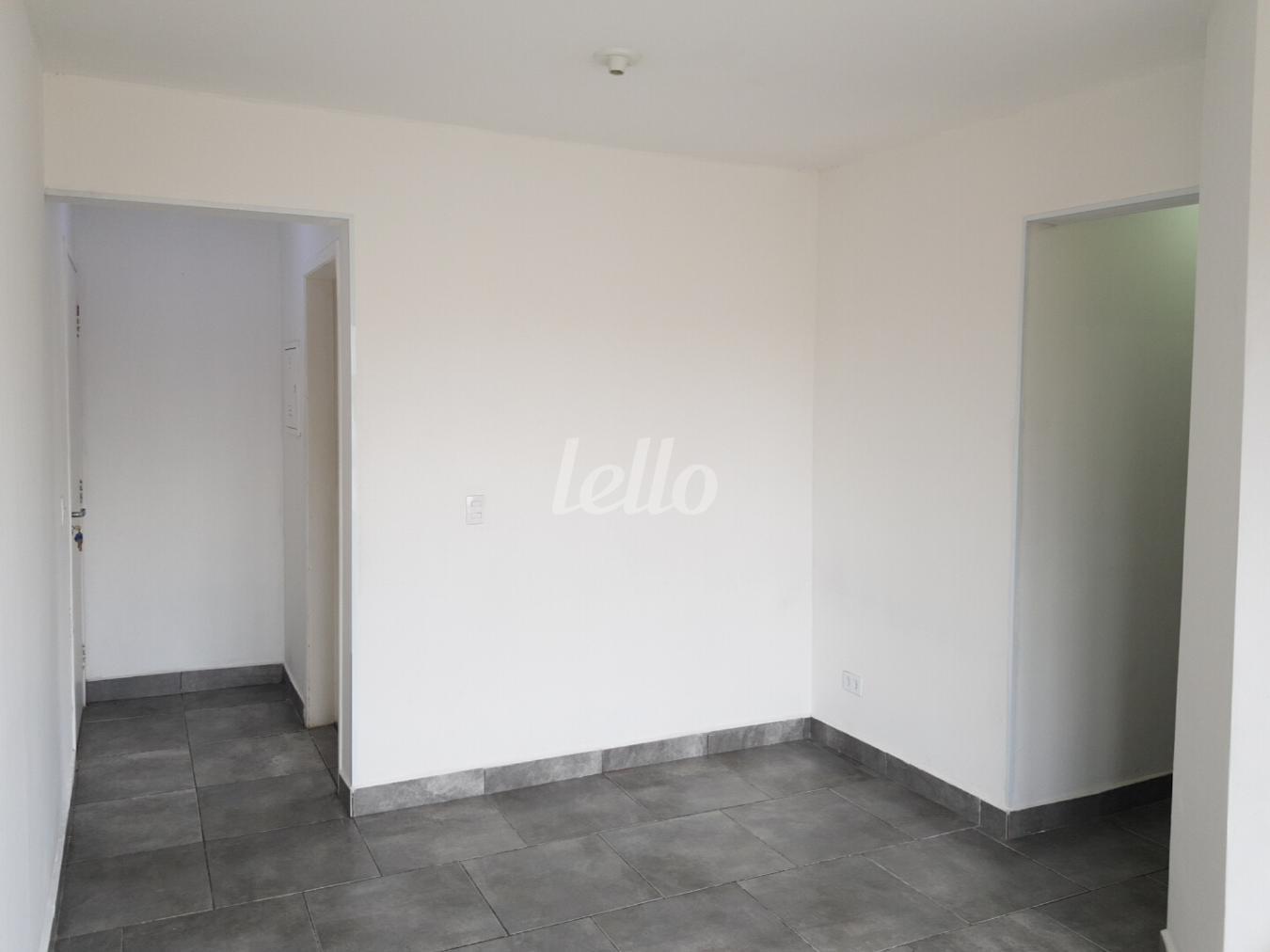 2-SALA-003.JPG de Apartamento para alugar, Padrão com 52 m², 2 quartos e 1 vaga em Parada Inglesa - São Paulo