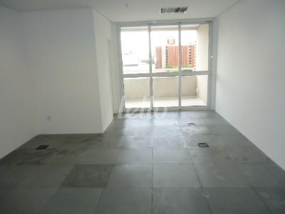 SALA de Sala / Conjunto para alugar, Padrão com 42 m², e 1 vaga em Chácara Santo Antônio - São Paulo