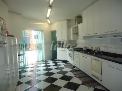 COZINHA de Casa para alugar, sobrado com 1067 m², 4 quartos e 10 vagas em Parque São Jorge - São Paulo