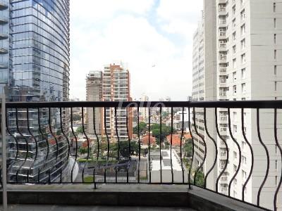 SACADA DA SALA de Apartamento à venda, Duplex com 210 m², 4 quartos e 4 vagas em Itaim Bibi - São Paulo