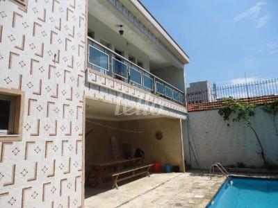 FUNDOS de Casa à venda, sobrado com 380 m², 2 quartos e 4 vagas em Vila Gomes Cardim - São Paulo