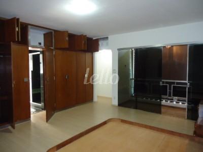 DORMITÓRIO de Casa à venda, sobrado com 380 m², 2 quartos e 4 vagas em Vila Gomes Cardim - São Paulo