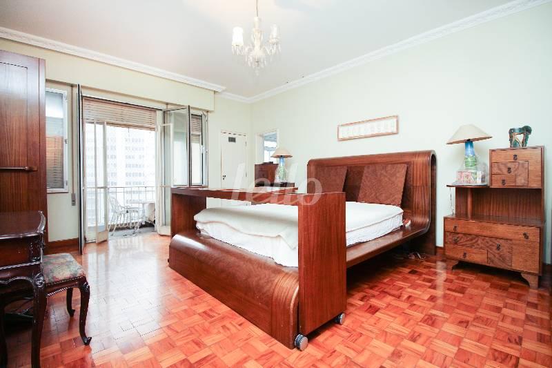 SUÍTE de Apartamento à venda, Padrão com 350 m², 4 quartos e 2 vagas em Bela Vista - São Paulo