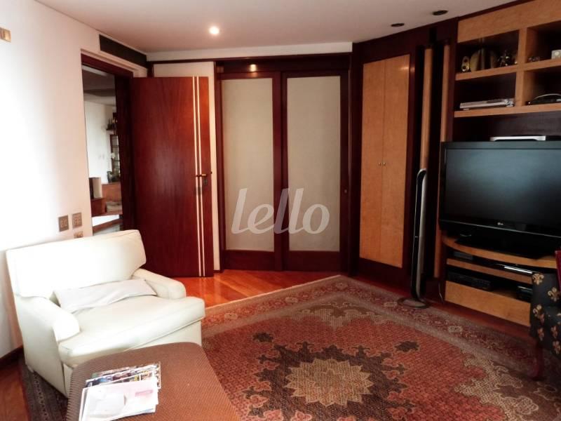 SALA DE TV de Apartamento à venda, Padrão com 354 m², 4 quartos e 5 vagas em Jardim Paulista - São Paulo