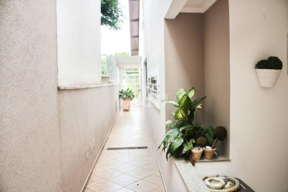 CORREDOR LARTERAL de Casa à venda, sobrado com 450 m², 3 quartos e 5 vagas em Alto da Moóca - São Paulo
