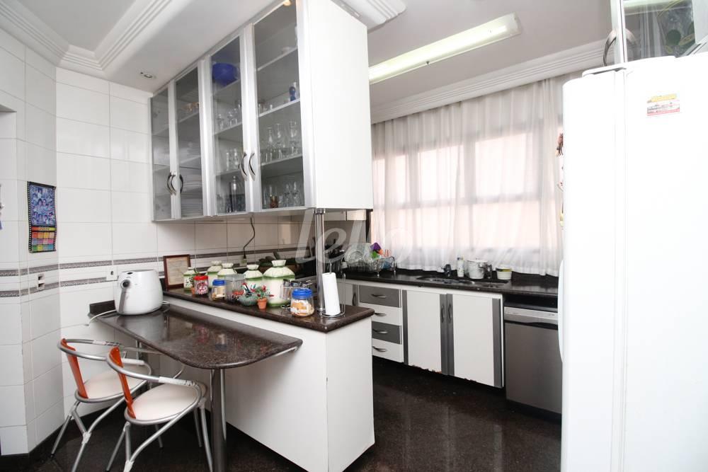 COZINHA de Apartamento à venda, Padrão com 450 m², 4 quartos e 5 vagas em Santo Antônio - São Caetano do Sul