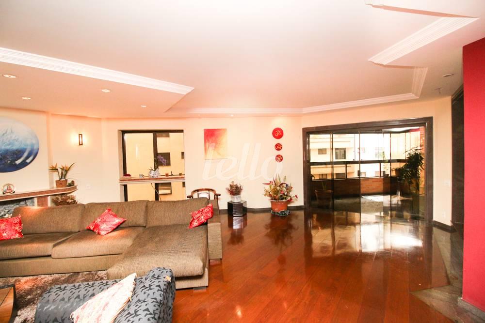 SALA de Apartamento à venda, Padrão com 450 m², 4 quartos e 5 vagas em Santo Antônio - São Caetano do Sul