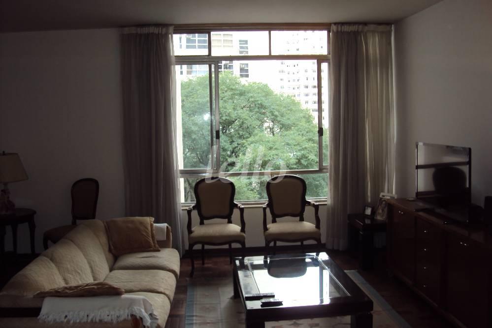 SALA de Apartamento à venda, Padrão com 180 m², 3 quartos e 2 vagas em Paraíso - São Paulo