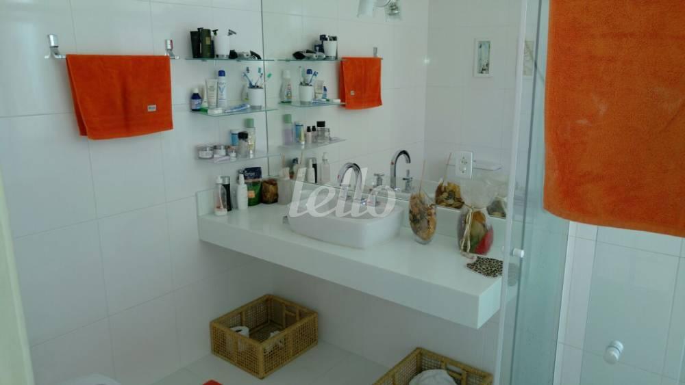 WC SUÍTE de Casa à venda, sobrado com 210 m², 2 quartos e 4 vagas em Jardim Virginia Bianca - São Paulo
