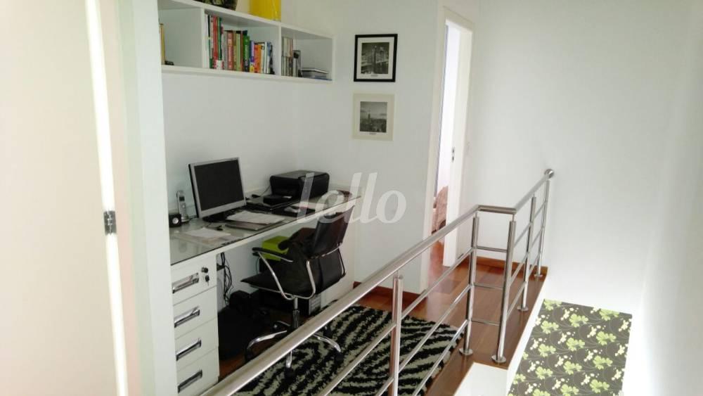 HOME OFFICE de Casa à venda, sobrado com 210 m², 2 quartos e 4 vagas em Jardim Virginia Bianca - São Paulo
