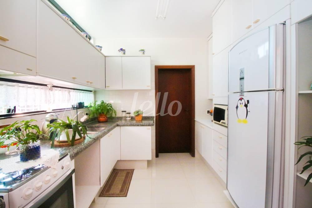 COZINHA de Apartamento à venda, Padrão com 190 m², 4 quartos e 3 vagas em Jardim - Santo André