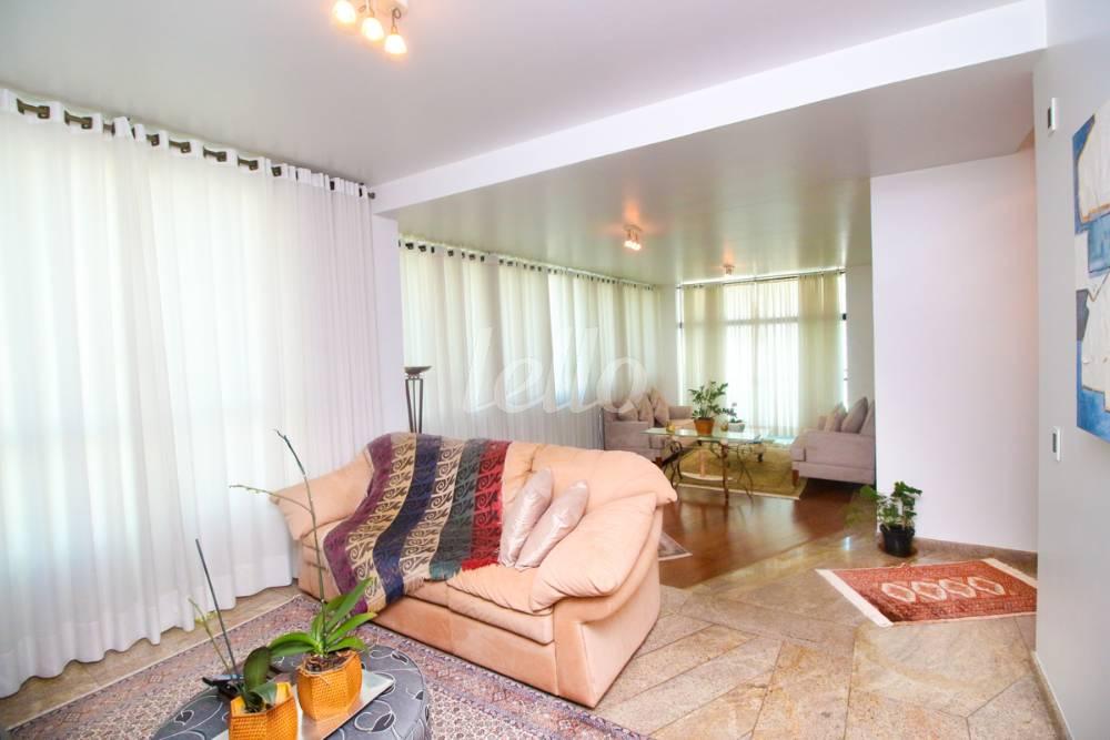 SALA 2 AMBIENTES de Apartamento à venda, Padrão com 190 m², 4 quartos e 3 vagas em Jardim - Santo André