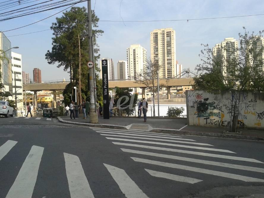 RUA de Área / Terreno à venda, Padrão com 120 m², e em Parque da Vila Prudente - São Paulo