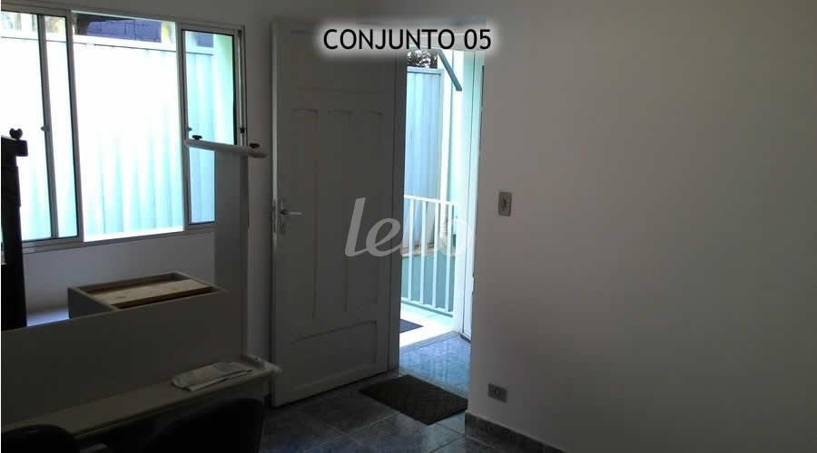 SALA de Sala / Conjunto para alugar, Padrão com 30 m², e em Liberdade - São Paulo
