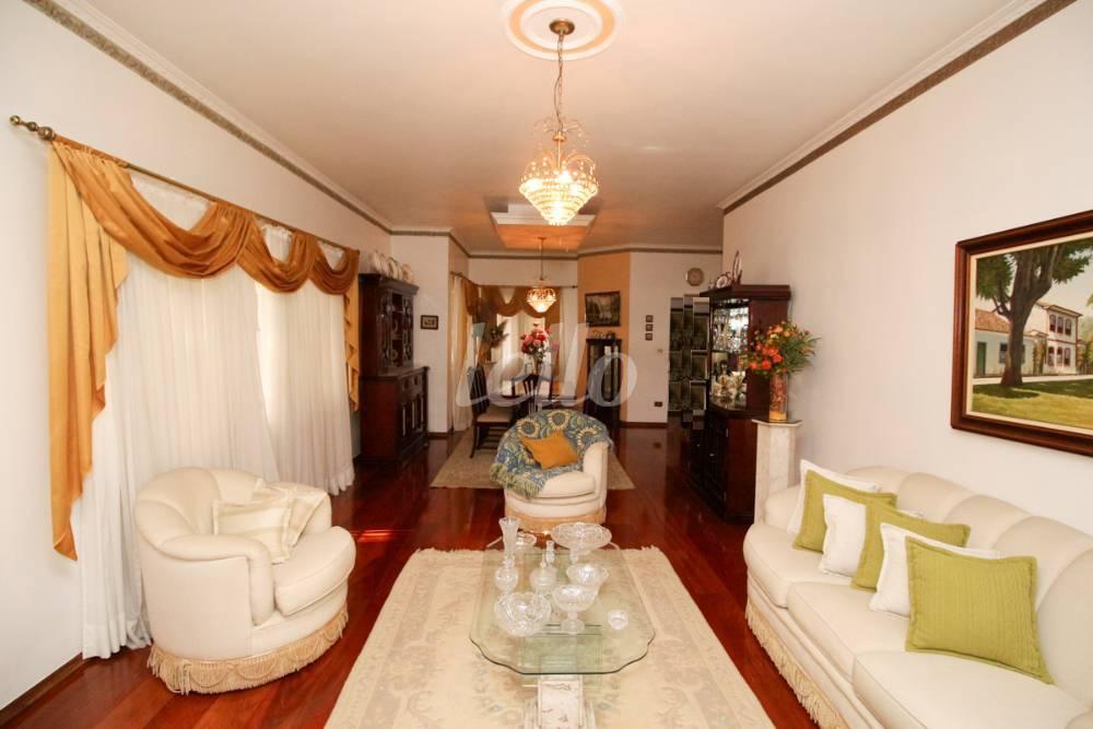 FOTO 1 de Casa à venda, sobrado com 400 m², 4 quartos e 6 vagas em Vila Albertina - São Paulo