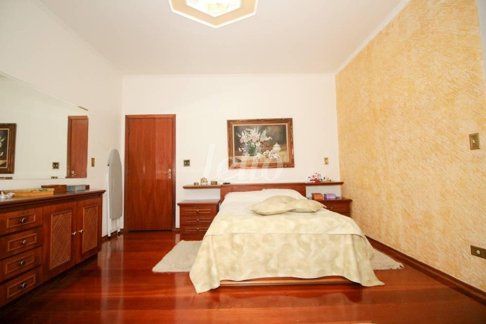 DORMITÓRIO de Casa à venda, sobrado com 400 m², 4 quartos e 6 vagas em Vila Albertina - São Paulo