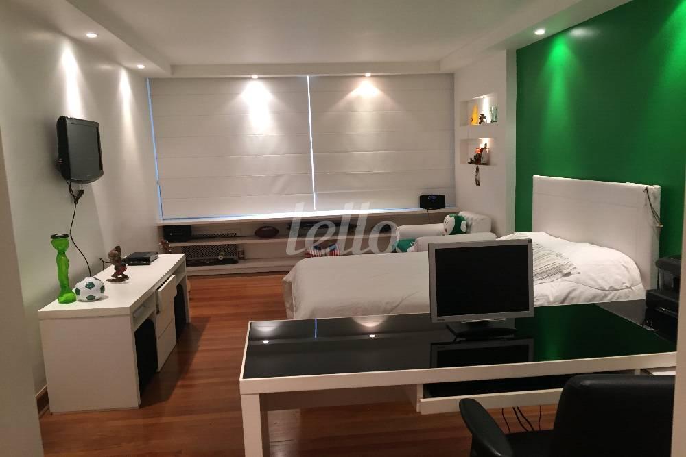 SUÍTE de Casa à venda, sobrado com 768 m², 4 quartos e 8 vagas em Santo Amaro - São Paulo
