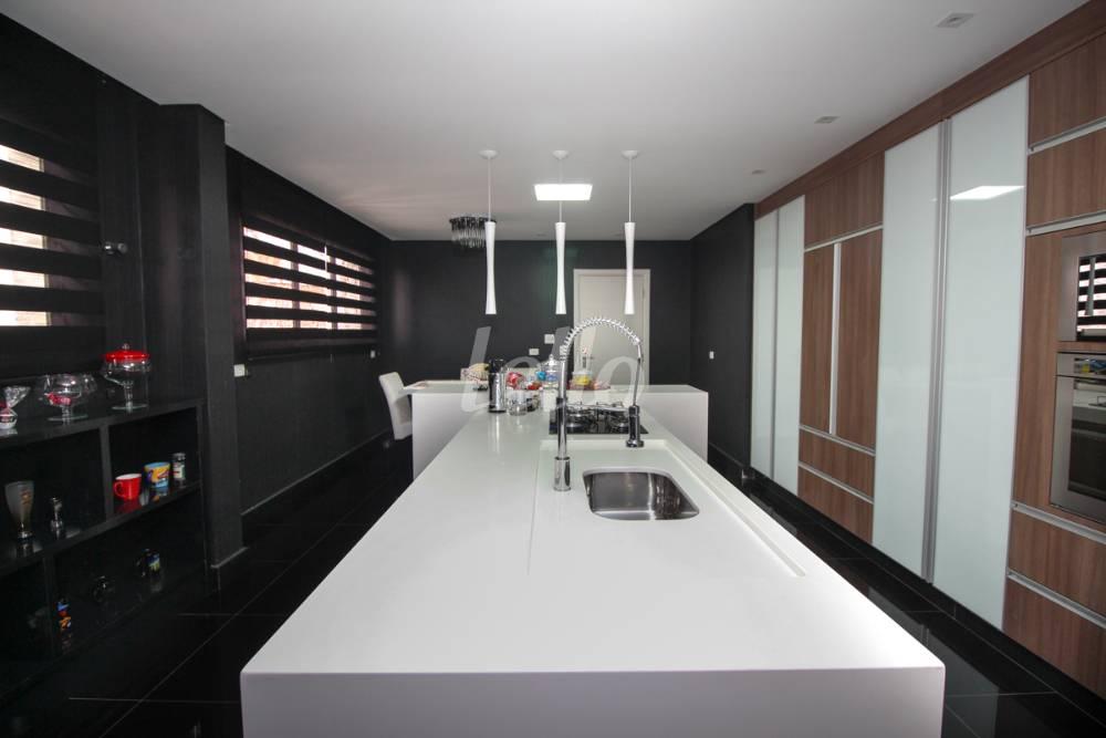 COZINHA de Apartamento à venda, cobertura - Padrão com 700 m², 3 quartos e 5 vagas em Tatuapé - São Paulo