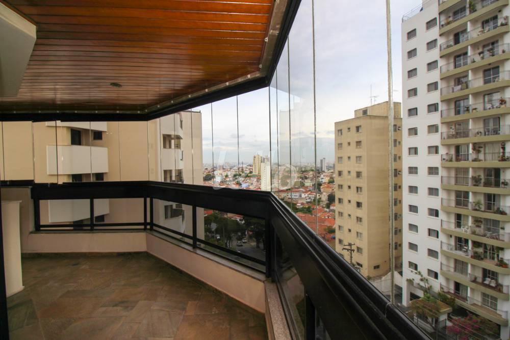 VARANDA de Apartamento à venda, Padrão com 215 m², 3 quartos e 3 vagas em Jardim São Paulo - São Paulo