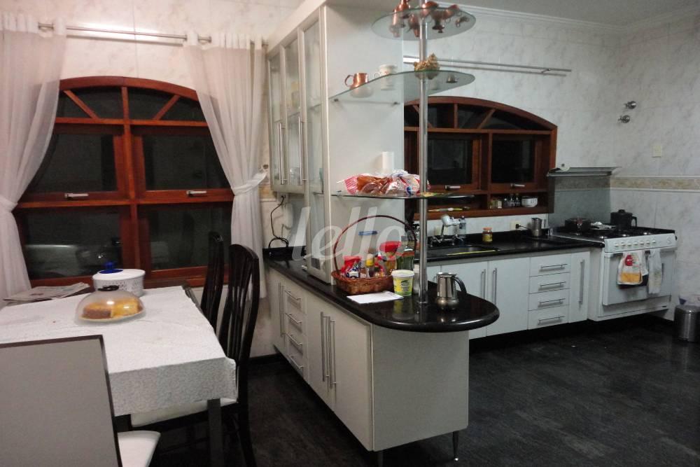 FOTO 11 de Casa à venda, sobrado com 800 m², 4 quartos e 8 vagas em Vila Pires - Santo André