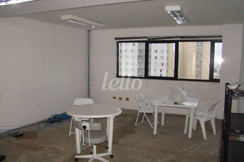 PRÉDIO de Prédio Comercial para alugar, Monousuário com 1398 m², e 30 vagas em Santa Teresinha - São Paulo